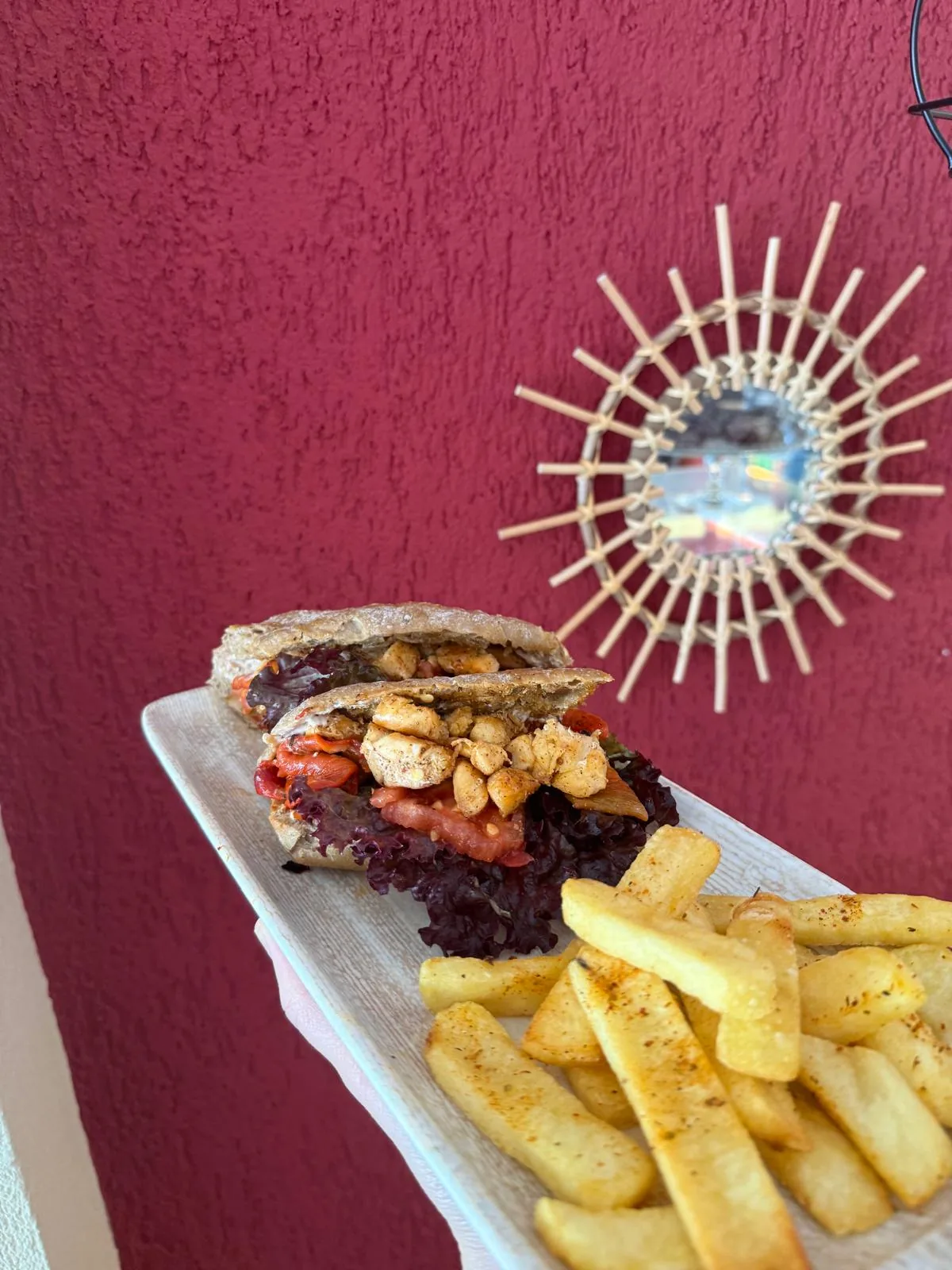 Cİ USULÜ TAVUKLU SANDWICH