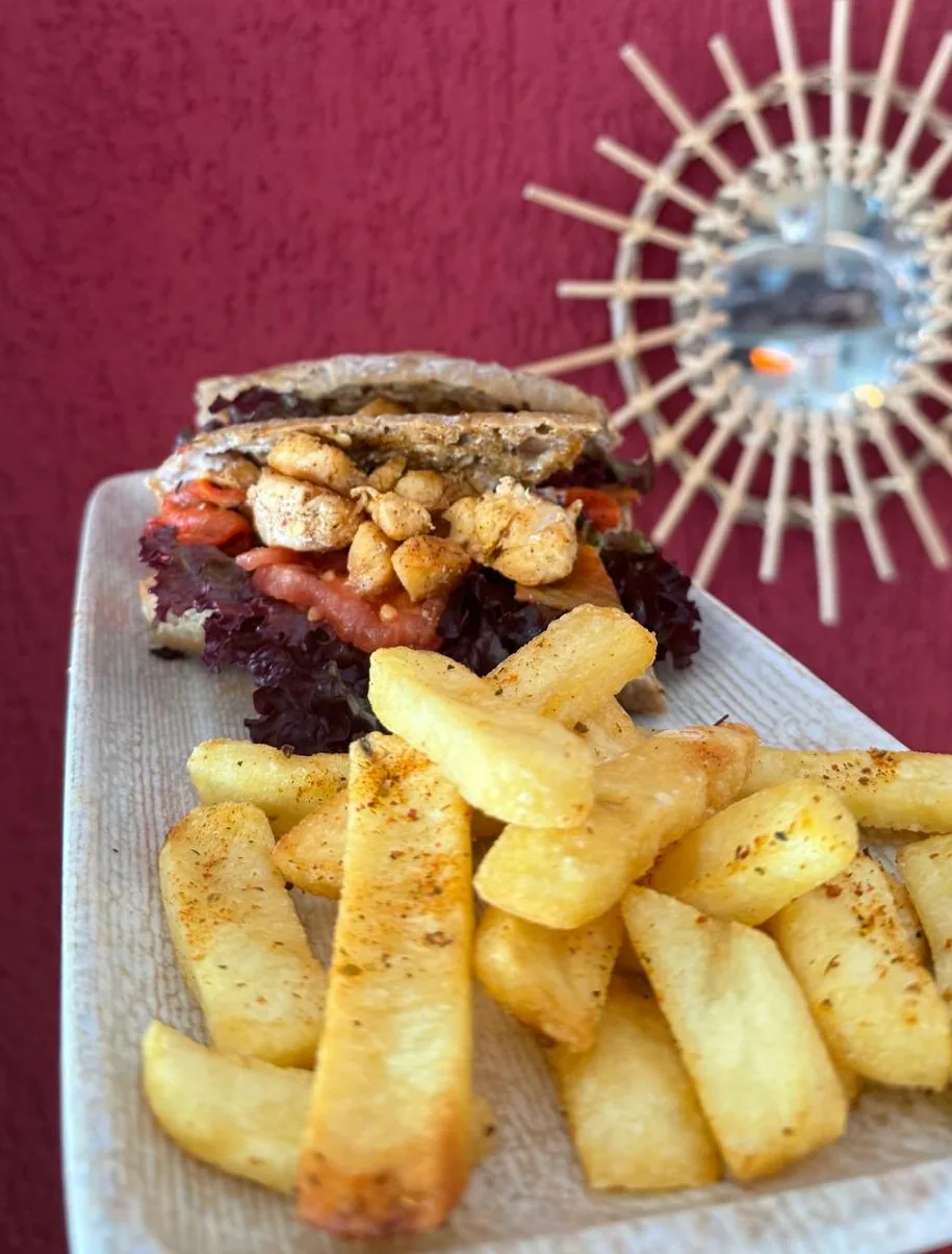 Cİ USULÜ TAVUKLU SANDWICH