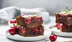 VİŞNELİ BROWNIE